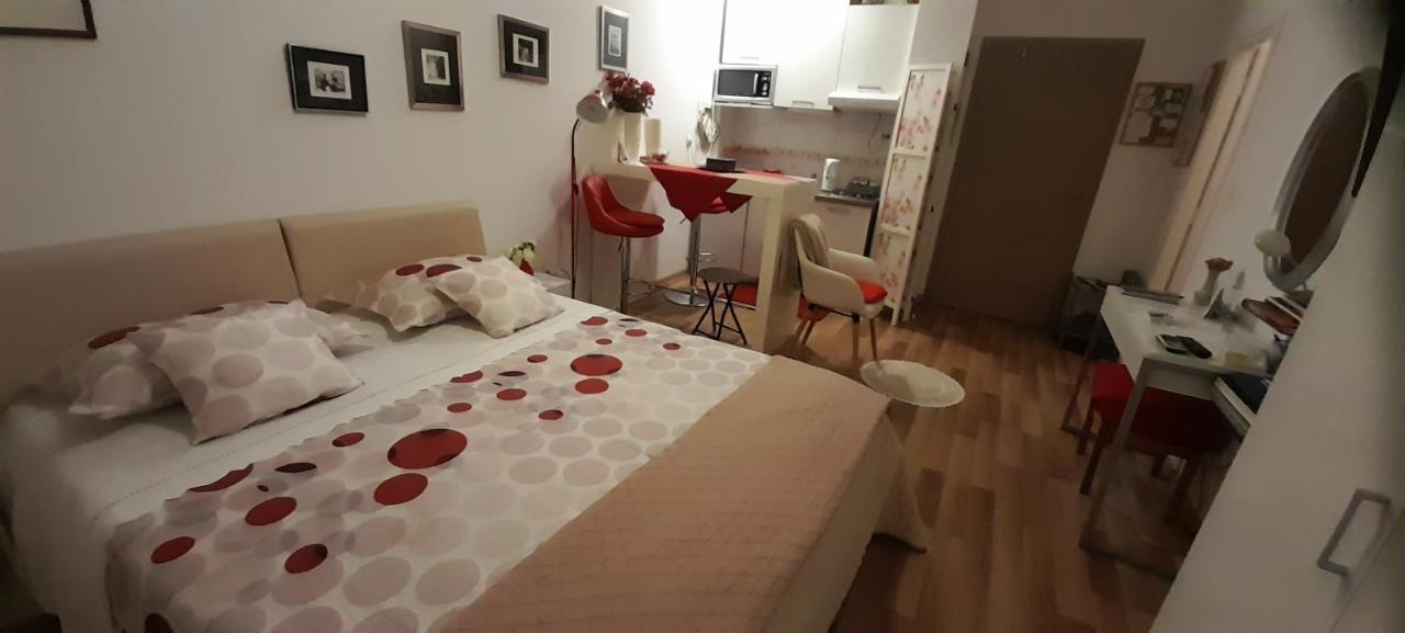 Klara Studio Apartman Сплит Экстерьер фото