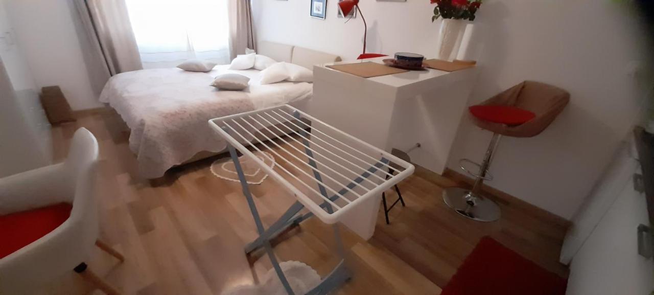 Klara Studio Apartman Сплит Экстерьер фото